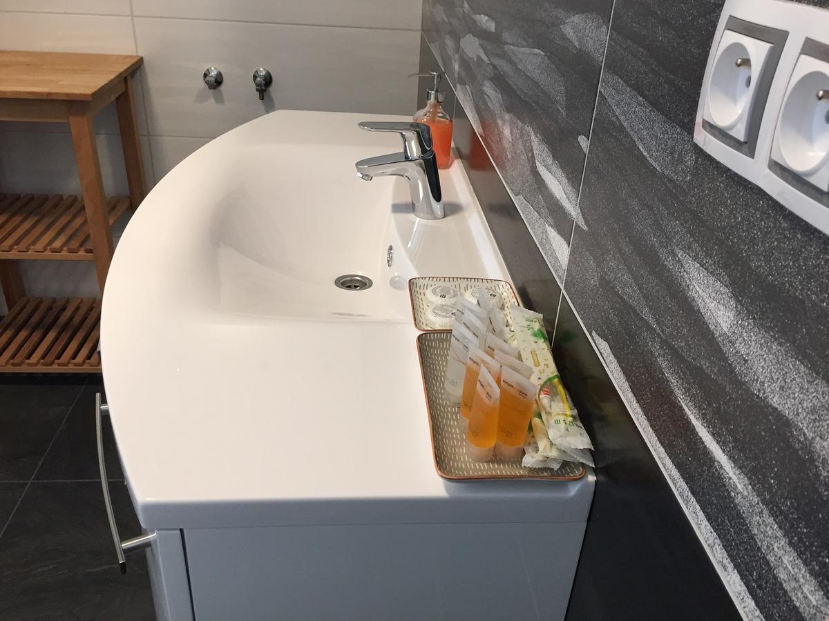 וואלטיצה Apartman Za Radnici מראה חיצוני תמונה